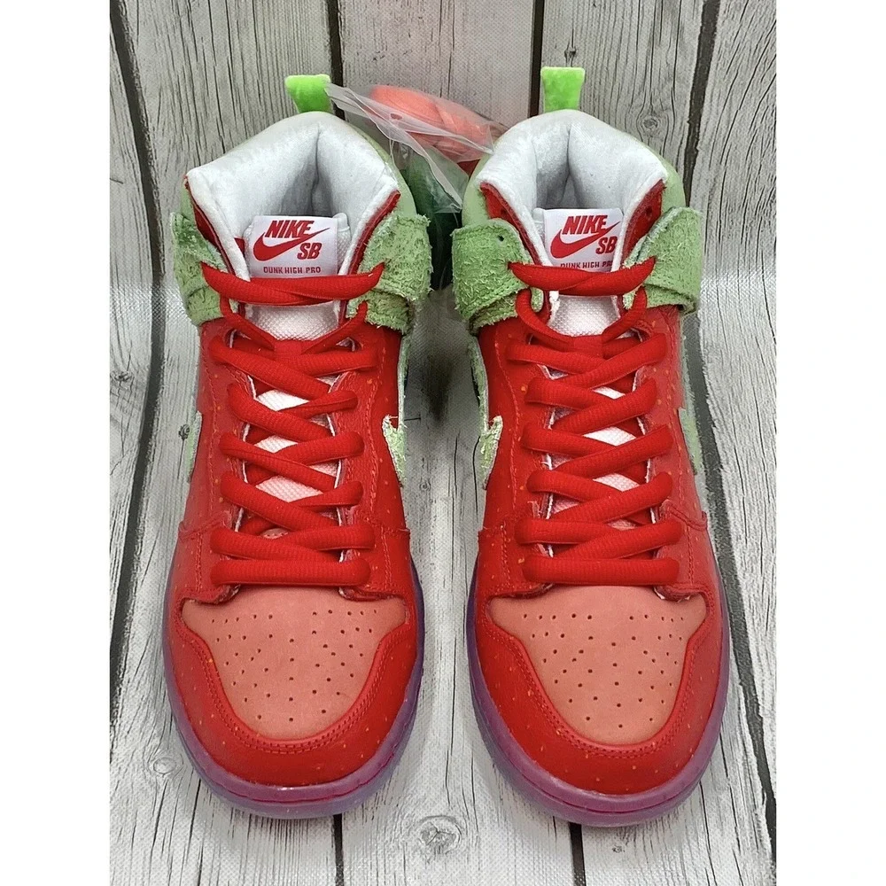 Nike Dunk High SB Strawberry Cough Size 11.5 CW7093‑600‎